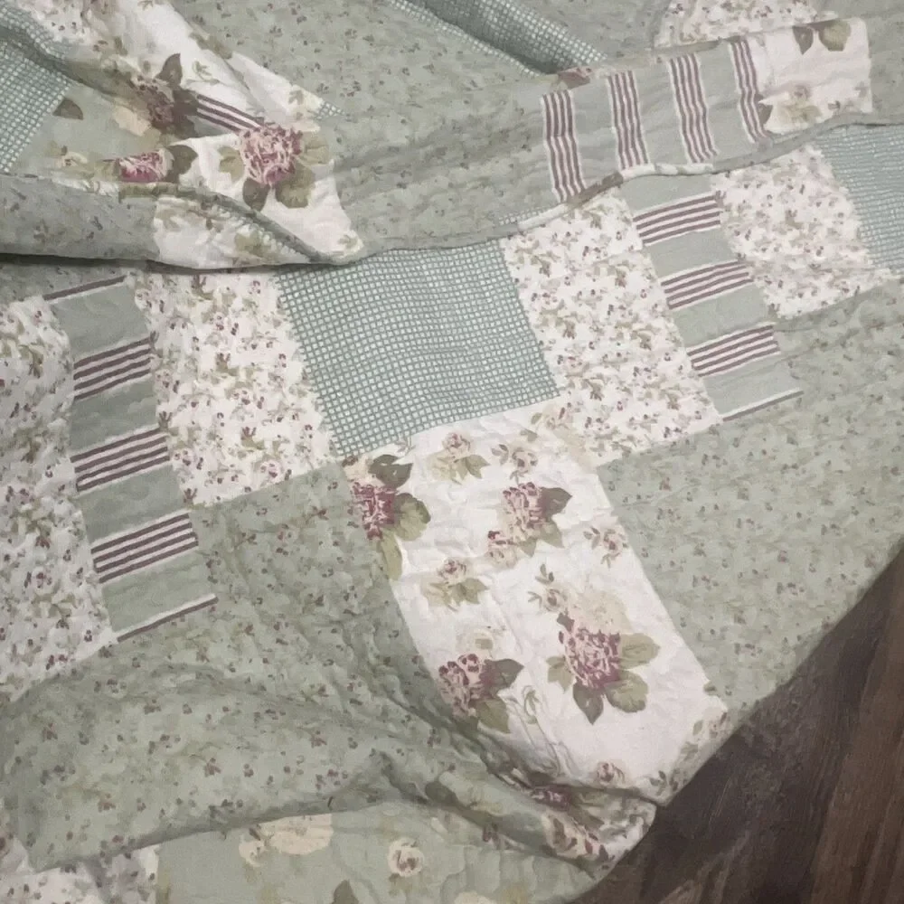 Shabby Chic Patchwork Reversible Pink Green Floral Queen King 89x100 W/Shams